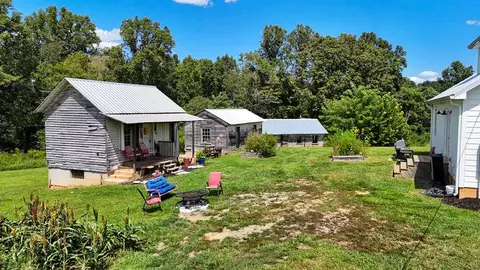 Exterior - 3865 Ayers Orchard Rd, Stuart, VA 24171 photo 6 of 8