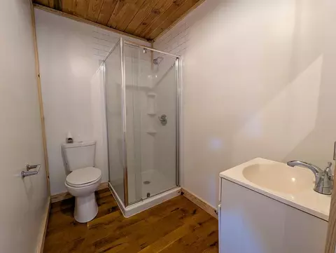 Bath - 3865 Ayers Orchard Rd, Stuart, VA 24171 photo 8 of 8