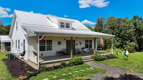 Exterior - 3865 Ayers Orchard Rd, Stuart, VA 24171 photo 3 of 8