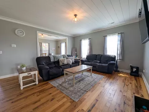 Living - 3865 Ayers Orchard Rd, Stuart, VA 24171 photo 2 of 4