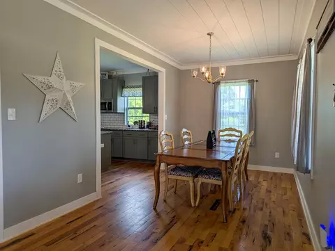 Dining - 3865 Ayers Orchard Rd, Stuart, VA 24171 photo 2 of 2