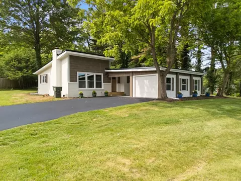121 NE Hill Dr, Abingdon, VA 24210