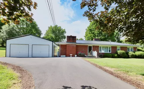 20495 Blue Spruce Rd, Bristol, VA 24202