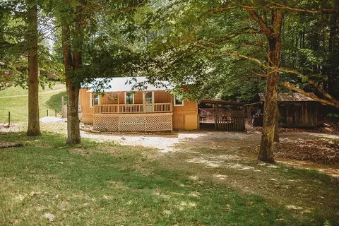 164 Deer Hollow Rd, Sugar Grove, VA 24375