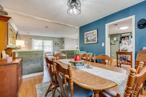 Dining - 636 E 2nd St, Richlands, VA 24641 photo 2 of 2