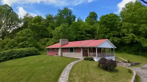 106 Russell St, Saltville, VA 24370