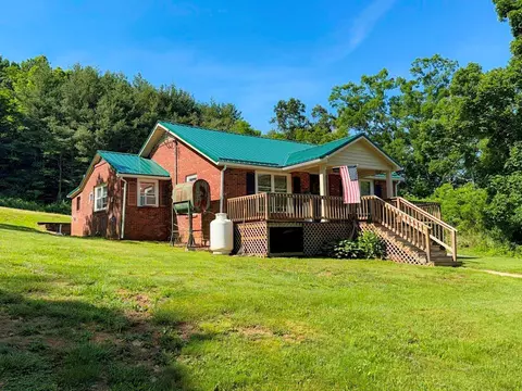 1116 Hines Branch Rd, Elk Creek, VA 24326