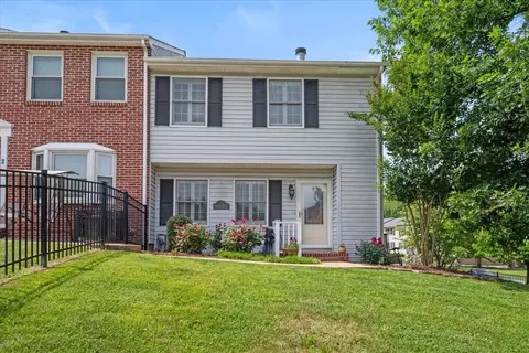 941 Maiden St #1, Abingdon, VA 24210