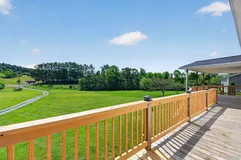 Exterior - 1439 Ivanhoe Rd, Max Meadows, VA 24360 photo 2 of 6