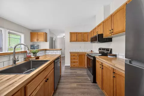 Kitchen - 1439 Ivanhoe Rd, Max Meadows, VA 24360 photo 3 of 6