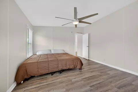 Bedroom - 1439 Ivanhoe Rd, Max Meadows, VA 24360 photo 2 of 6