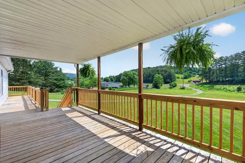 Exterior - 1439 Ivanhoe Rd, Max Meadows, VA 24360 photo 5 of 6