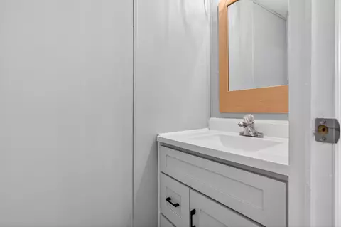 Bath - 1439 Ivanhoe Rd, Max Meadows, VA 24360 photo 1 of 5