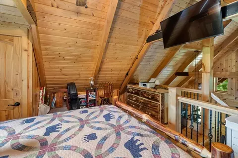 Bedroom - 420 Riverview Rd, Ivanhoe, VA 24350 photo 5 of 5