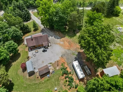 View/Area - 420 Riverview Rd, Ivanhoe, VA 24350 photo 1 of 4