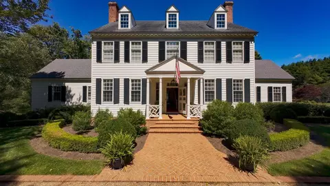 910 Glendale Rd, Galax, VA 24333