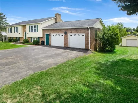 Exterior - 5423 Ridgeview Waye, Dublin, VA 24084 photo 17 of 26