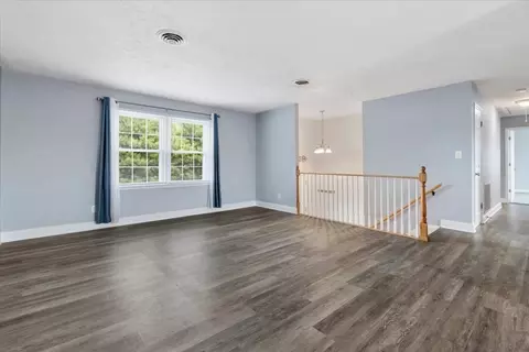 Living - 5423 Ridgeview Waye, Dublin, VA 24084 photo 3 of 8