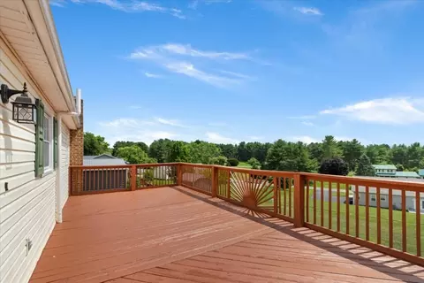 Exterior - 5423 Ridgeview Waye, Dublin, VA 24084 photo 6 of 26