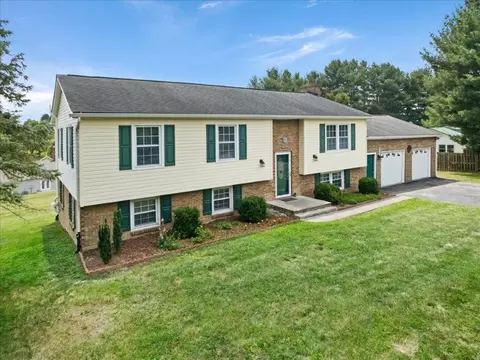 Exterior - 5423 Ridgeview Waye, Dublin, VA 24084 photo 11 of 26