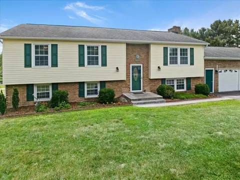 Exterior - 5423 Ridgeview Waye, Dublin, VA 24084 photo 12 of 26