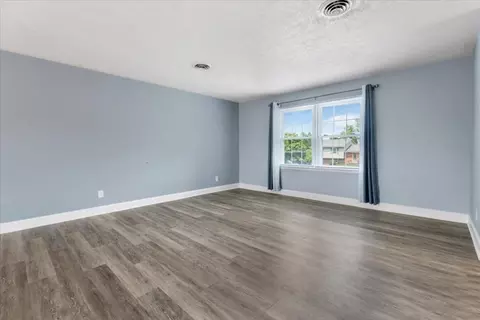 Living - 5423 Ridgeview Waye, Dublin, VA 24084 photo 1 of 8