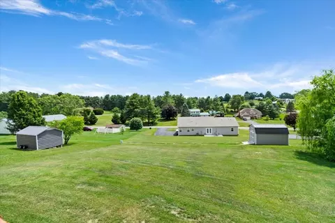 View/Area - 5423 Ridgeview Waye, Dublin, VA 24084 photo 2 of 13