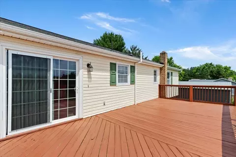 Exterior - 5423 Ridgeview Waye, Dublin, VA 24084 photo 7 of 26