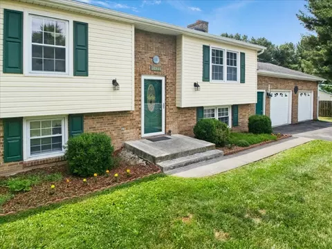 Exterior - 5423 Ridgeview Waye, Dublin, VA 24084 photo 13 of 26