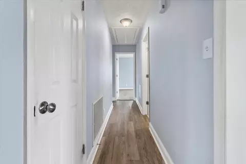 Entry Way - 5423 Ridgeview Waye, Dublin, VA 24084 photo 3 of 5