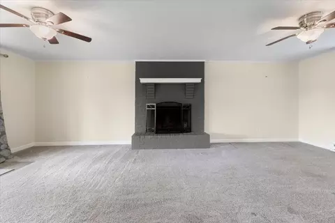 Living - 5423 Ridgeview Waye, Dublin, VA 24084 photo 6 of 8