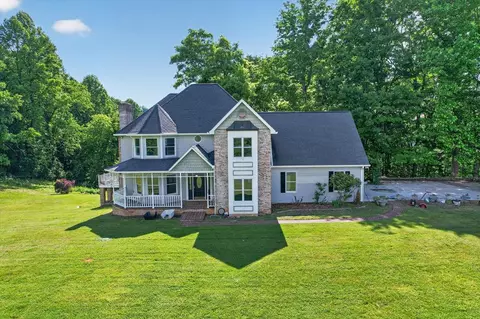 1335 Green Acres St, Pounding Mill, VA 24637