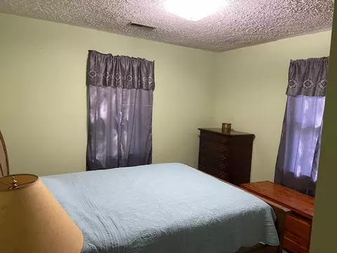 Bedroom - 2382 Wysor Hwy, Draper, VA 24324 photo 4 of 4