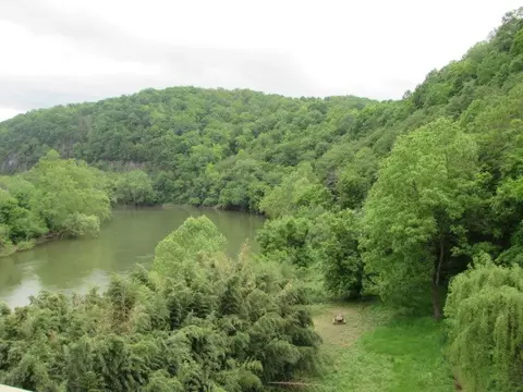 View/Area - 2382 Wysor Hwy, Draper, VA 24324 photo 2 of 11