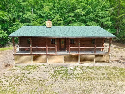 8380 Berrybrook Dr, Salem, VA 24153
