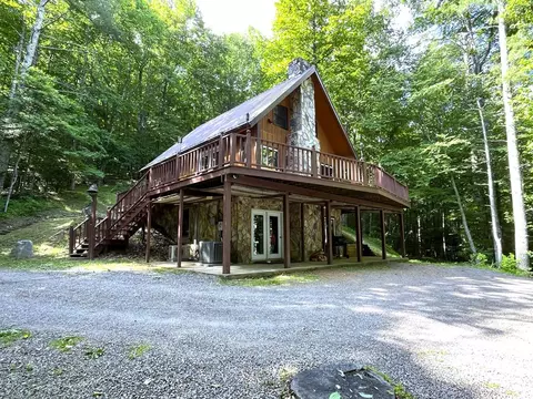 76 Captains Gate, Dugspur, VA 24325