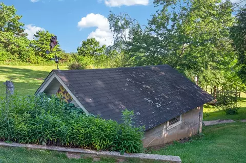 Exterior - 1078 Dickerson Rd, Willis, VA 24380 photo 15 of 22