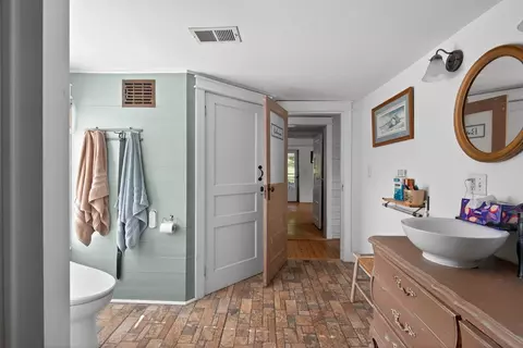 Bath - 1078 Dickerson Rd, Willis, VA 24380 photo 6 of 8
