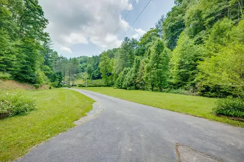 Exterior - 8775 Sandlick Rd, Bee, VA 24217 photo 7 of 7