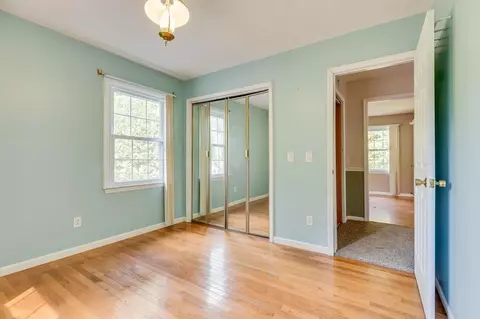 Bedroom - 8775 Sandlick Rd, Bee, VA 24217 photo 7 of 9