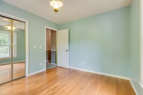 Bedroom - 8775 Sandlick Rd, Bee, VA 24217 photo 8 of 9