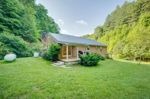 Exterior - 8775 Sandlick Rd, Bee, VA 24217 photo 2 of 7