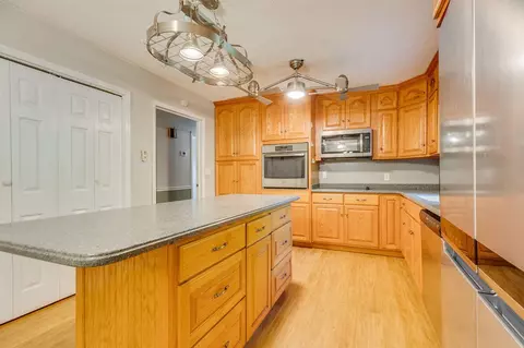 Kitchen - 8775 Sandlick Rd, Bee, VA 24217 photo 2 of 4