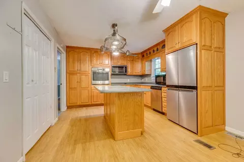 Kitchen - 8775 Sandlick Rd, Bee, VA 24217 photo 1 of 4