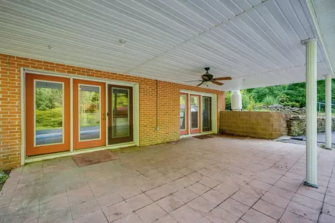 Exterior - 8775 Sandlick Rd, Bee, VA 24217 photo 4 of 7