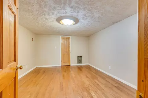 Bedroom - 8775 Sandlick Rd, Bee, VA 24217 photo 9 of 9