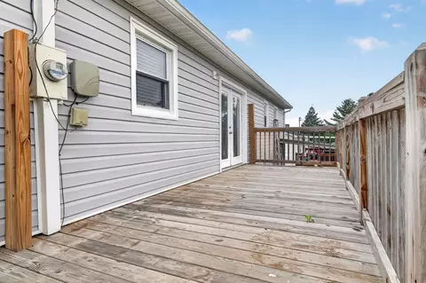 Exterior - 405 Holston Heights Dr, Glade Spring, VA 24340 photo 1 of 4