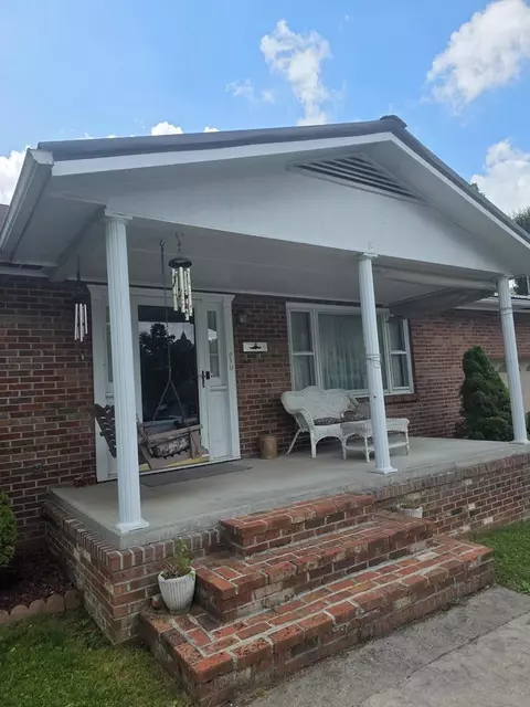 310 Cornett St, Appalachia, VA 24216