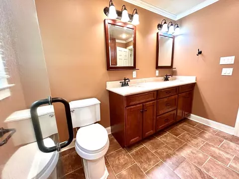 Bath - 956 Grace St, Pounding Mill, VA 24637 photo 1 of 5