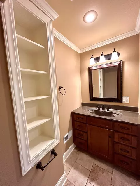 Bath - 956 Grace St, Pounding Mill, VA 24637 photo 5 of 5